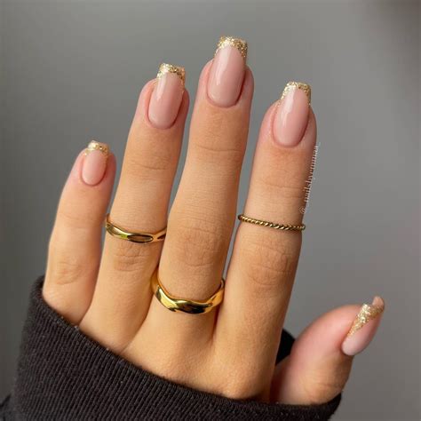 BLACKPINK's Lisa Gave Us Fall French Manicure Inspo at the .